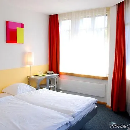 Waldhorn Hotel 3*